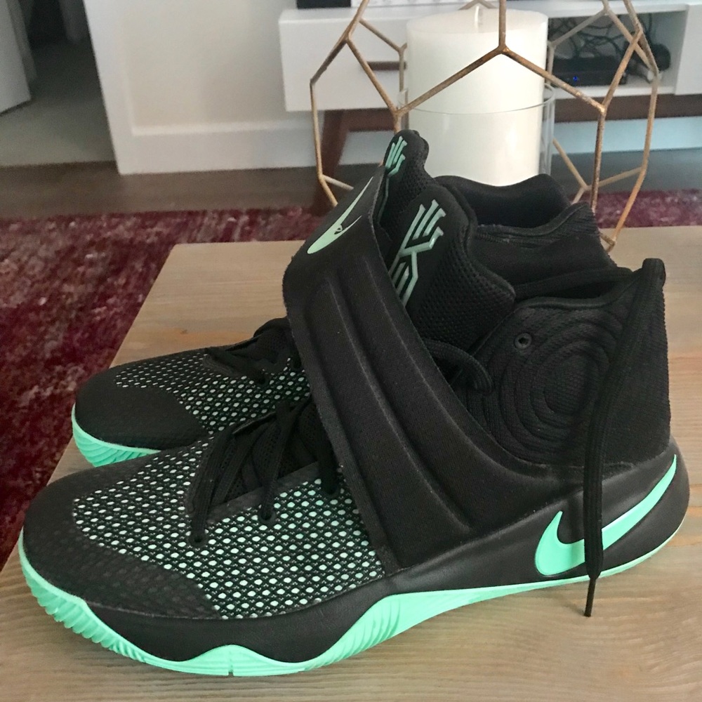 Barely Worn Size 14 Kyrie Irving Basketball Shoes